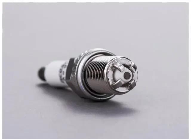 車子出現(xiàn)這3種征兆,是在提醒該換火花塞了-第4張圖片-鄭州市冠恒貿(mào)易有限公司【官方網(wǎng)站】-車用潤滑油服務專家 車子出現(xiàn)這3種征兆,是在提醒該換火花塞了-第4張圖片-鄭州市冠恒貿(mào)易有限公司【官方網(wǎng)站】-車用潤滑油服務專家