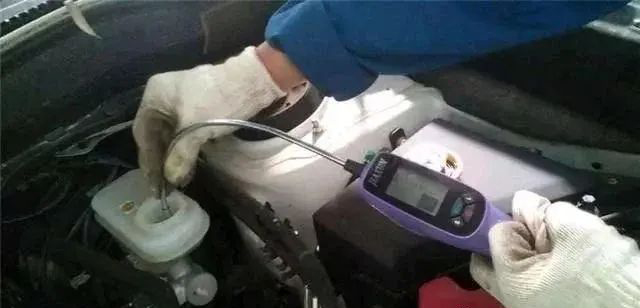 汽車維修看這篇文章就夠了！-第3張圖片-鄭州市冠恒貿(mào)易有限公司【官方網(wǎng)站】-車用潤滑油服務專家