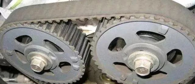 汽車維修看這篇文章就夠了！-第4張圖片-鄭州市冠恒貿(mào)易有限公司【官方網(wǎng)站】-車用潤滑油服務專家