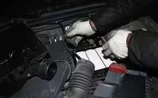 愛車小知識 | 汽車保養小常識-第2張圖片-鄭州市冠恒貿易有限公司【官方網站】-車用潤滑油服務專家 愛車小知識 | 汽車保養小常識-第2張圖片-鄭州市冠恒貿易有限公司【官方網站】-車用潤滑油服務專家